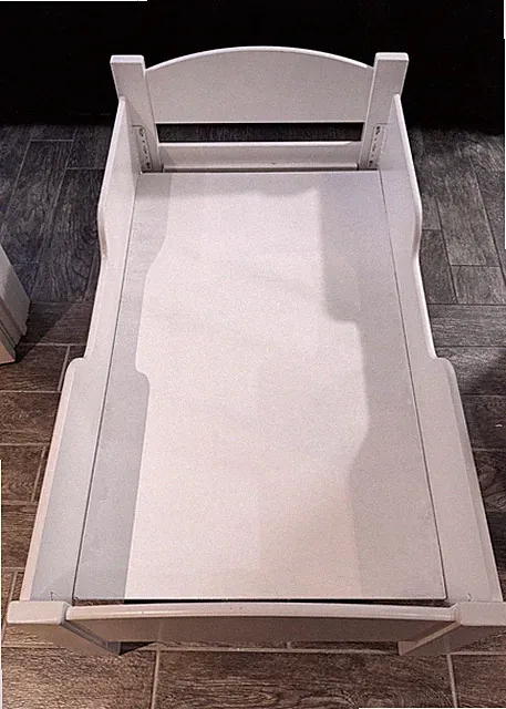 Little Colorado Toddler Bed Frame & Naturepedic Dual-Sided Mattress, Excellent